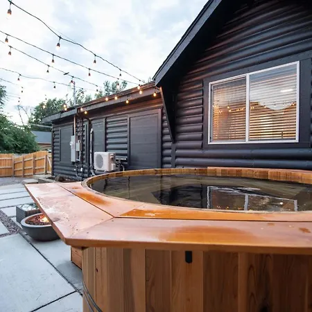 The Yellow Door - Mid Century Design & Comfort Denver Exterior photo